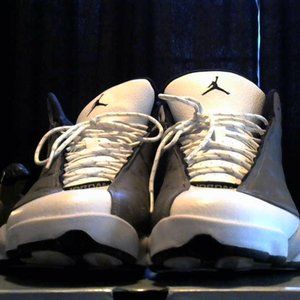 Air Jordan 13 Retro's  'Atmosphere Grey'